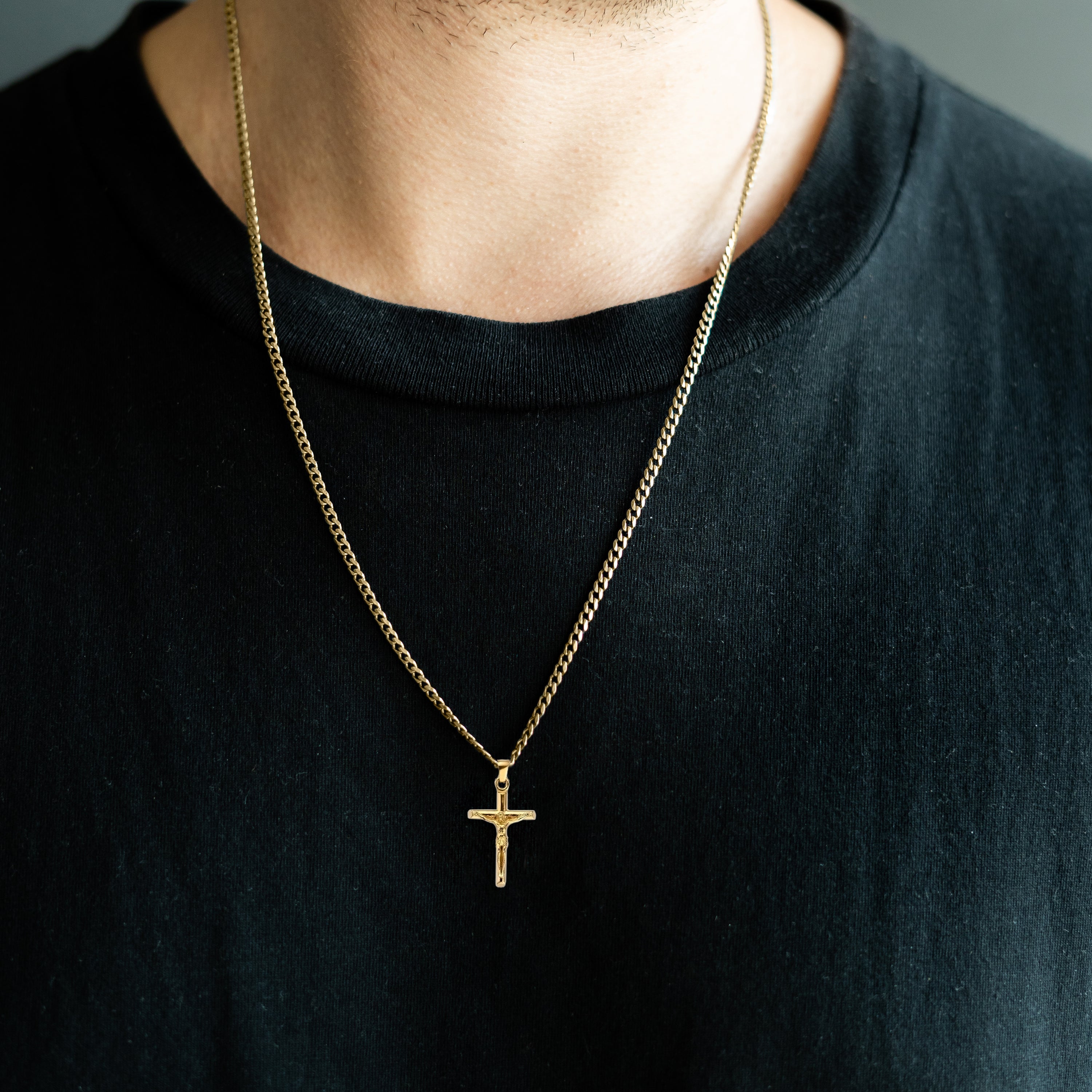 What Does a Cross Pendant Say About You?