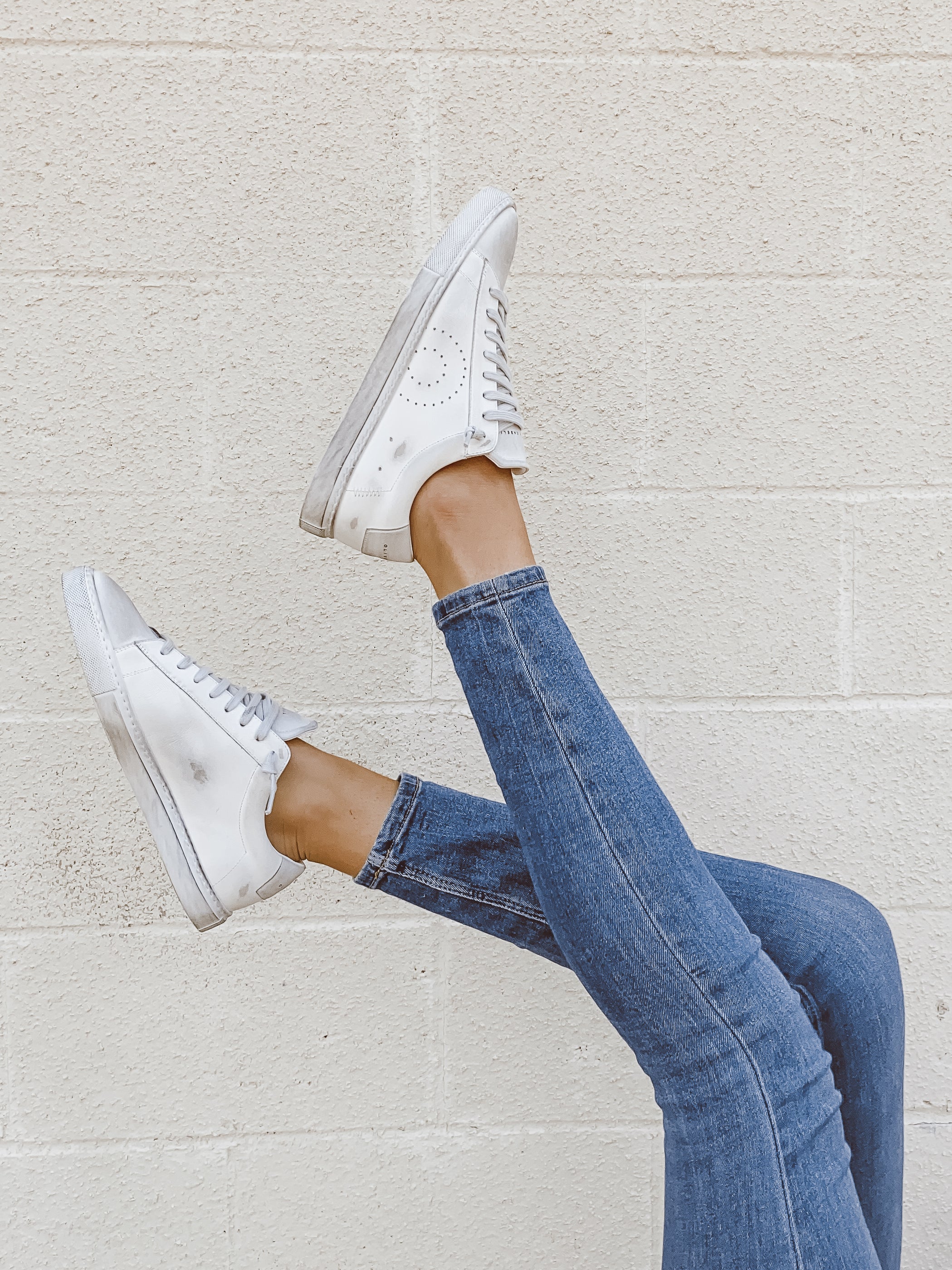 Why Do White Shoes Continue to be Popular?