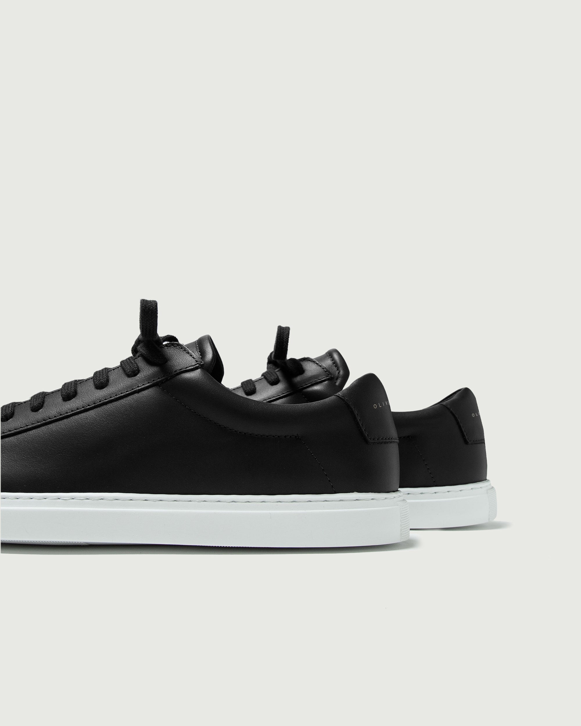 Low 1 | Black