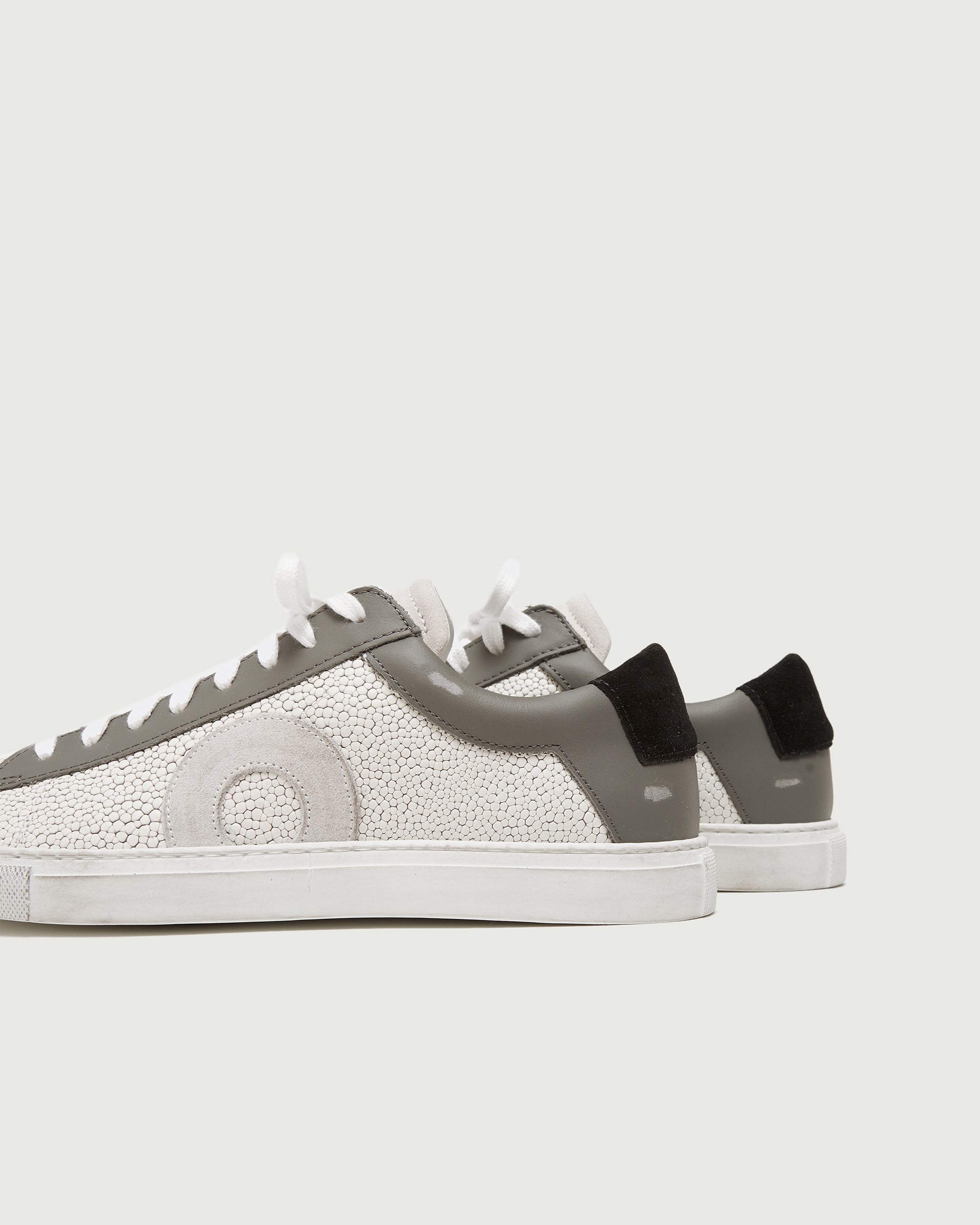 Low 1 | Stingray