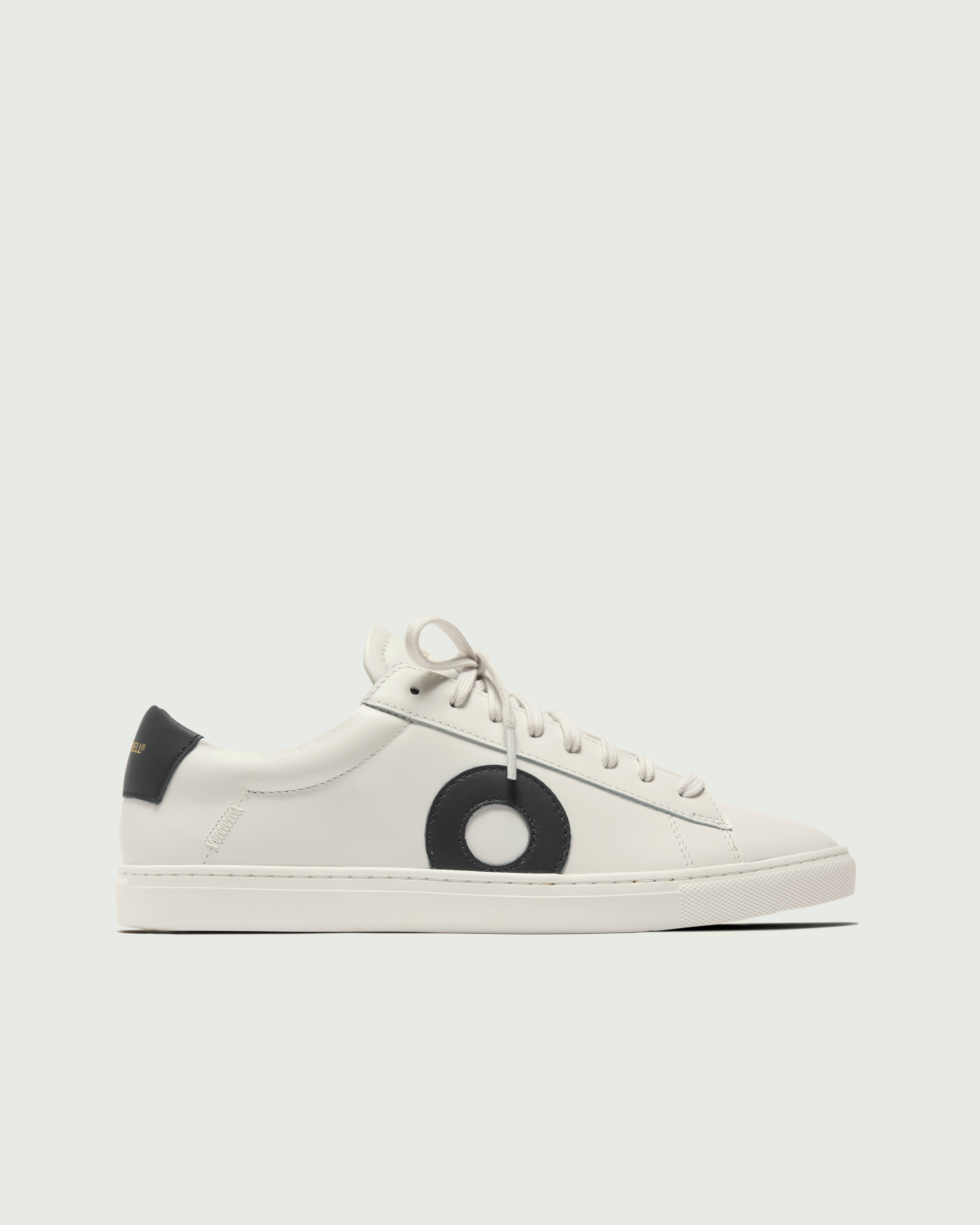 Low 1 | White / Black – Oliver Cabell