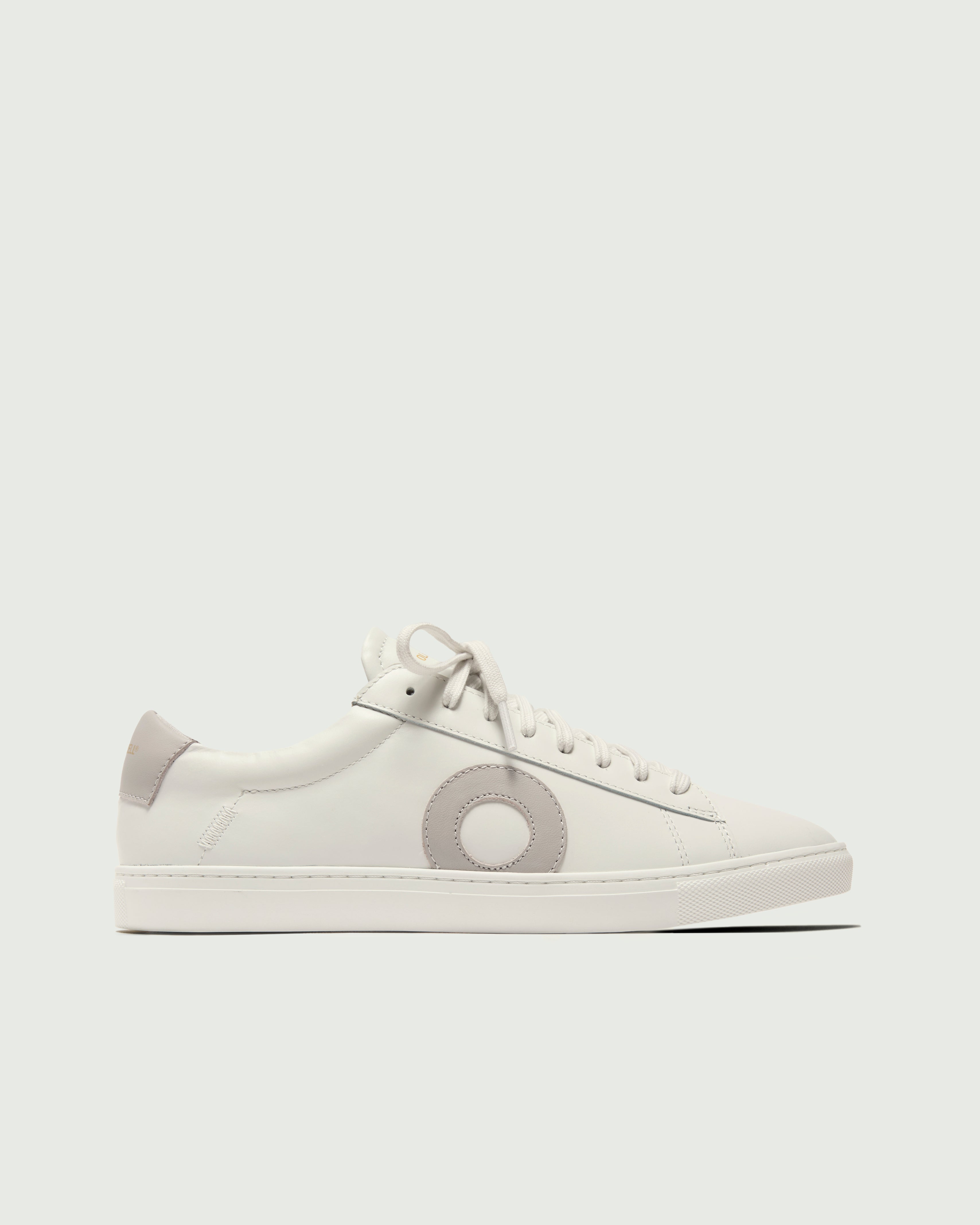 Low 1 | White / Limestone – Oliver Cabell
