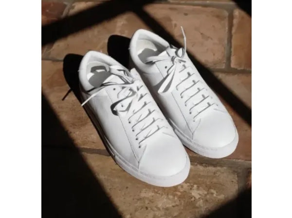 5 Unmissable Essentials to Look for in the Best Women’s White Sneakers