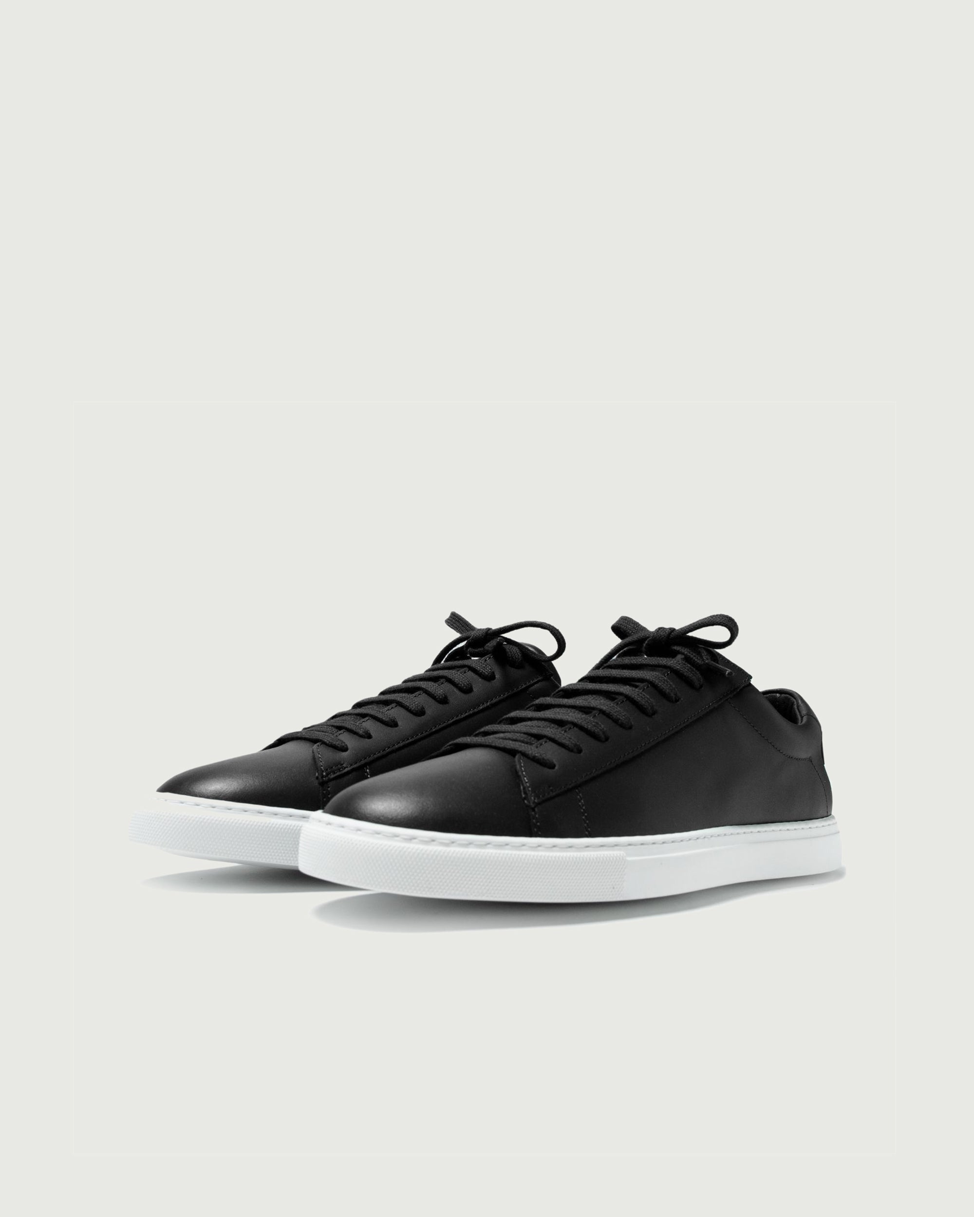 Low 1 | Black