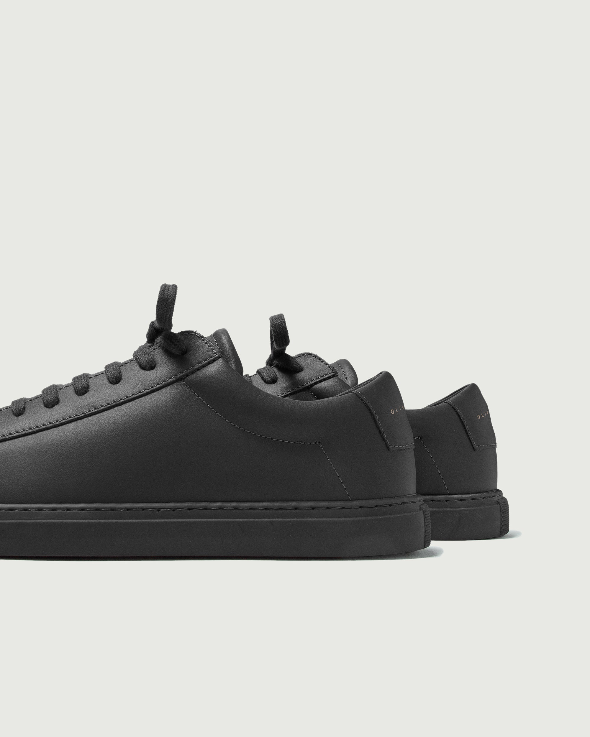 Low 1 | Charcoal (Orthopedic) – Oliver Cabell
