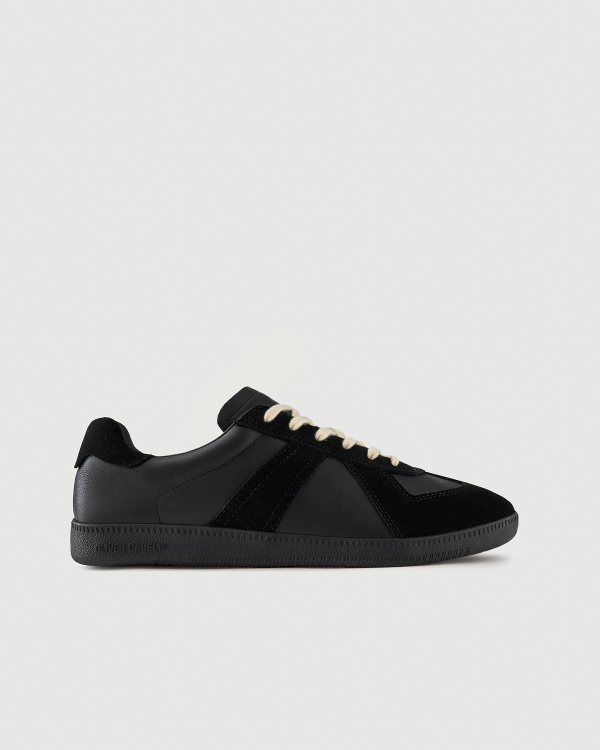 GAT | Black / Black