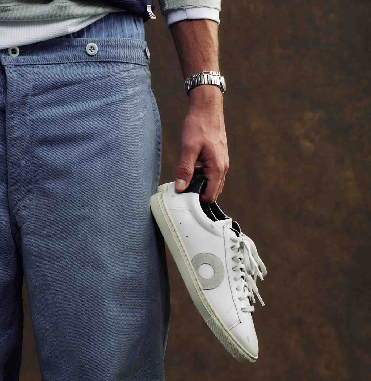 Low 1 | White – Oliver Cabell