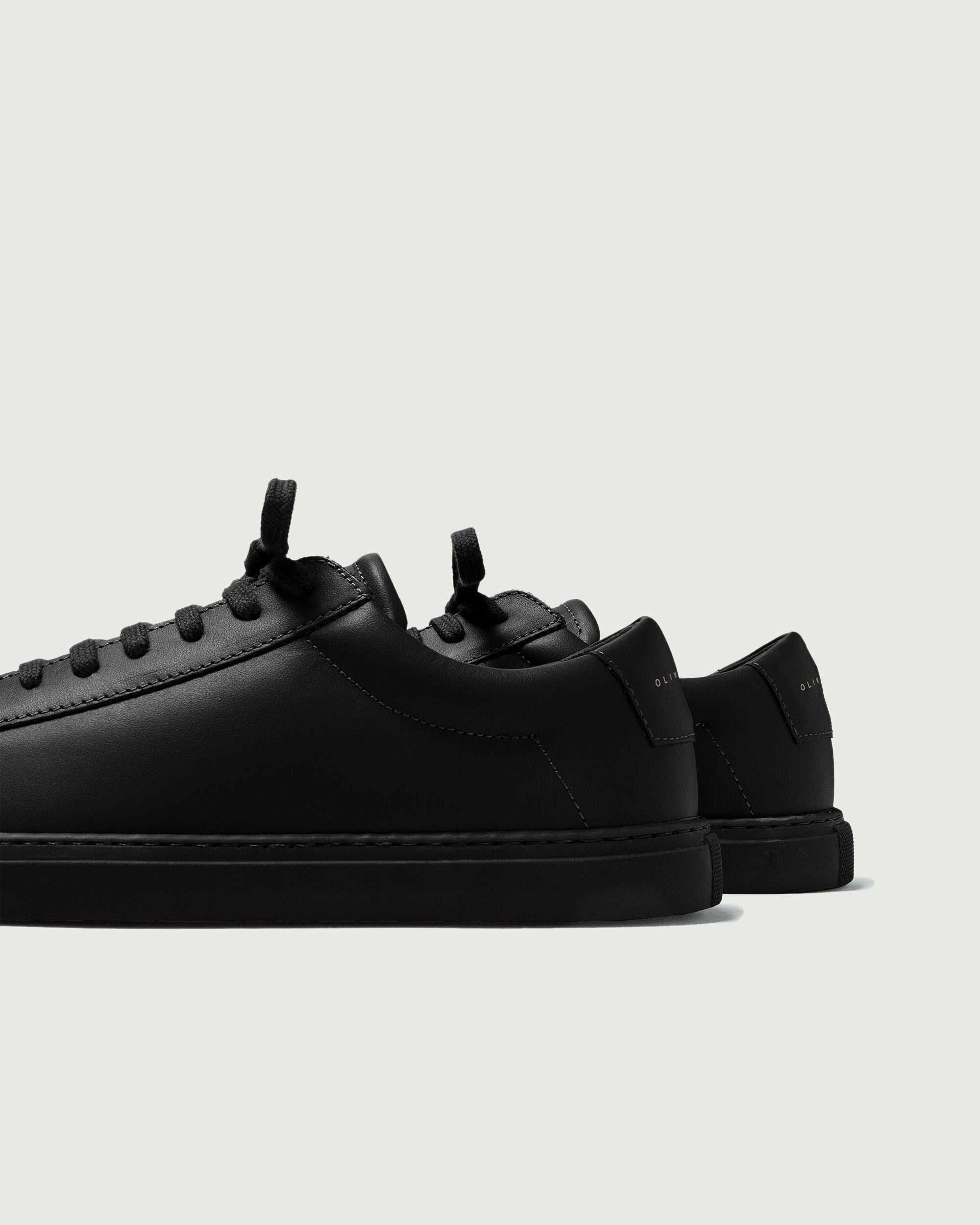 新品イタリア製　OLIVER CABELLレザースニーカー25.5-26.0 Low 1 | Jet Black – Oliver Cabell
