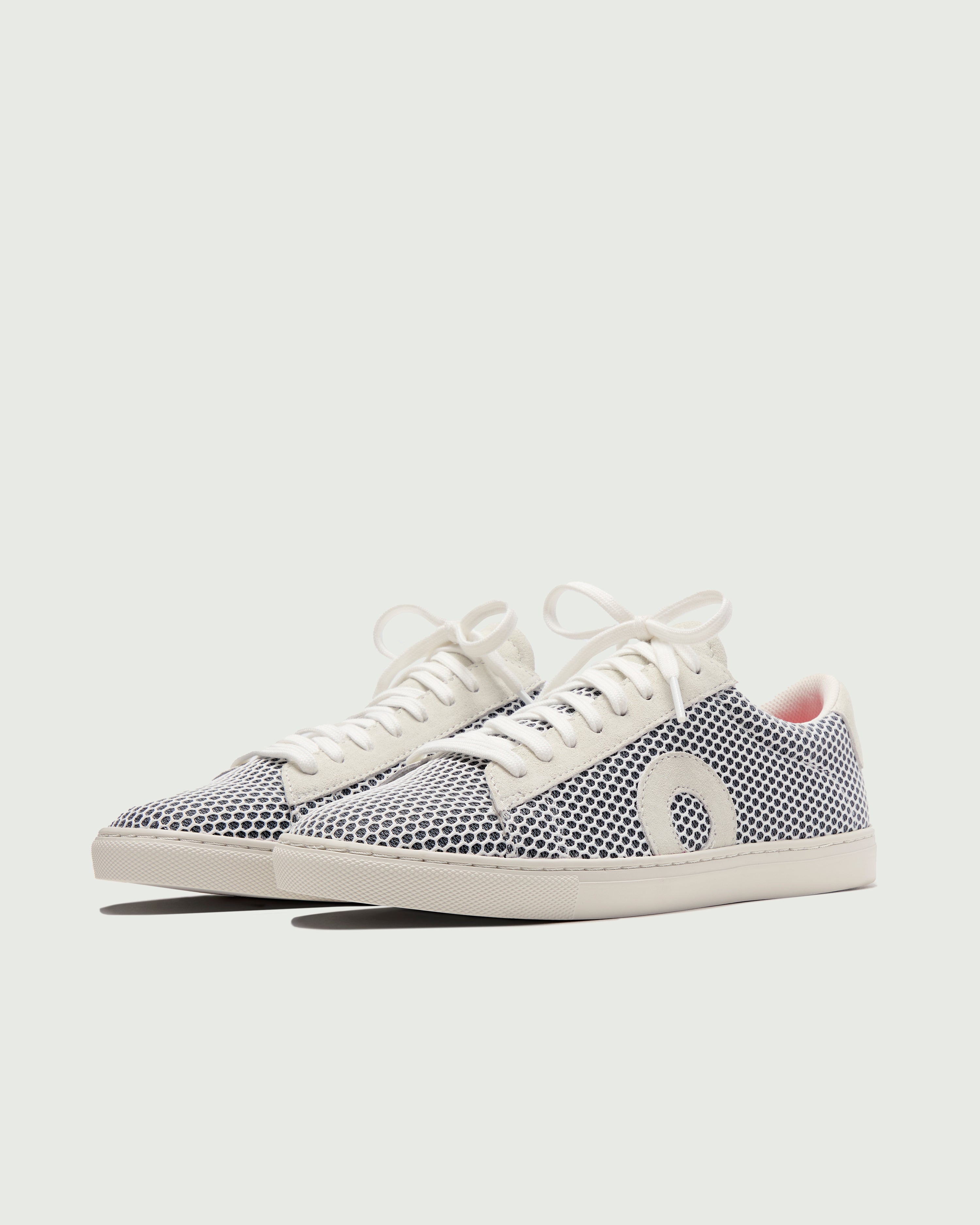 Low 1 | Carbon (Waterproof)