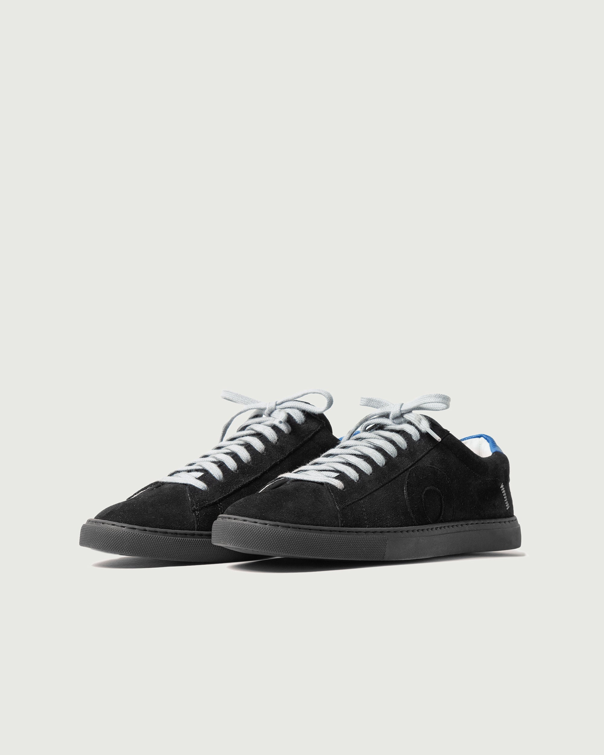 Low 1 | Core Black