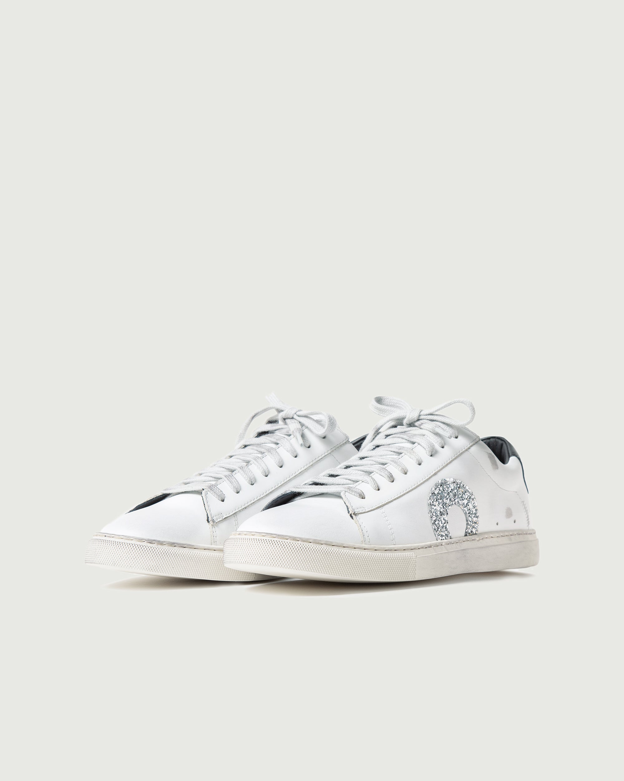 Low 1 | Essential