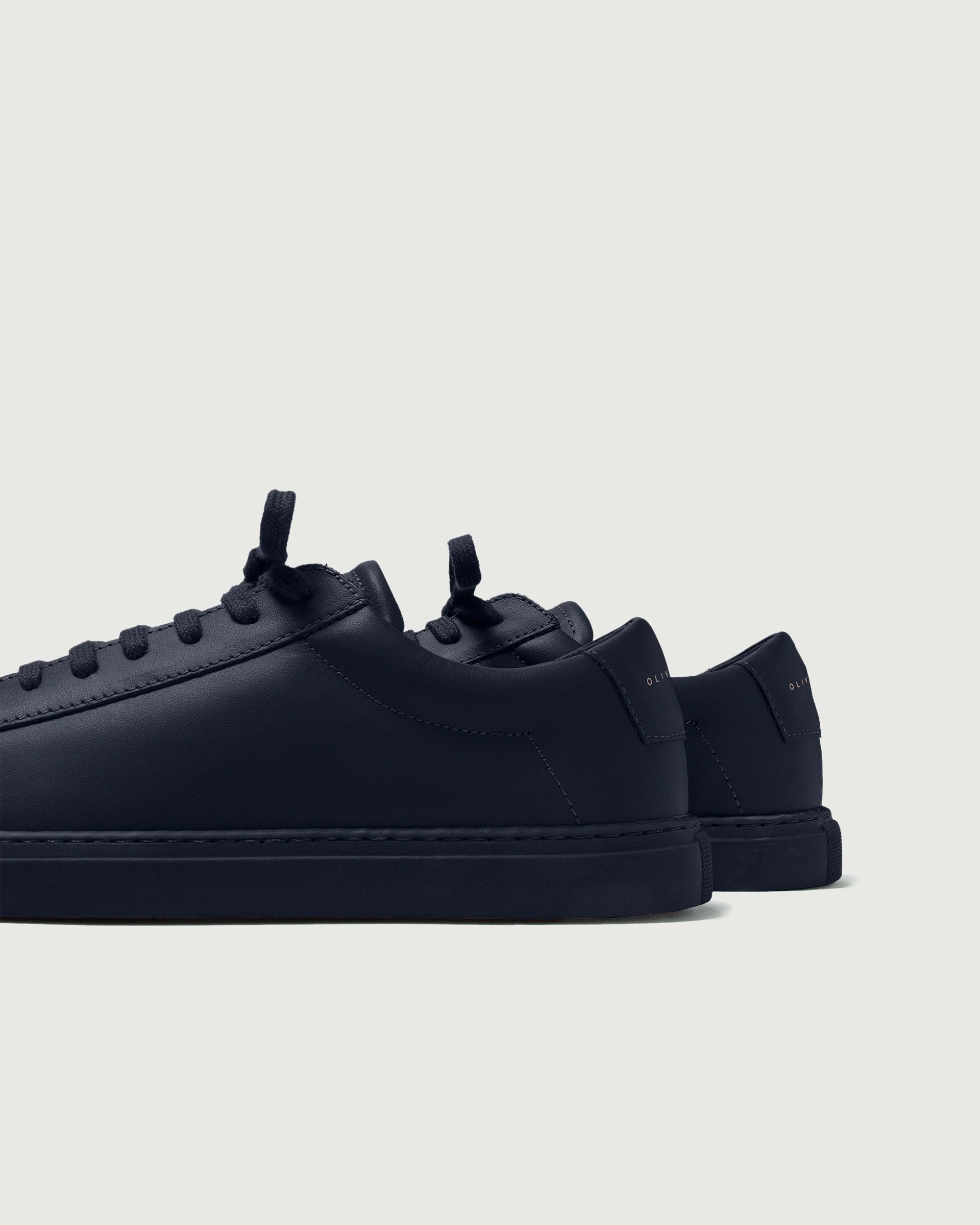 Low 1 | Navy – Oliver Cabell