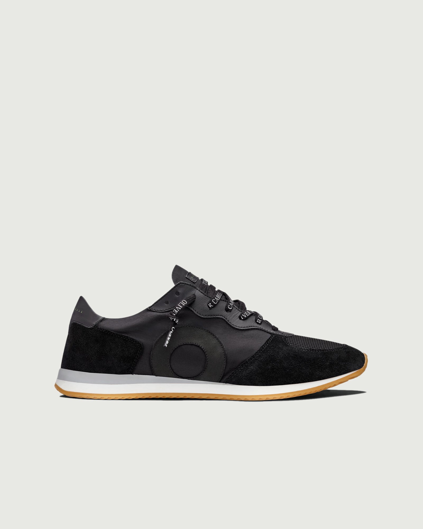 Runner | Black Ghost