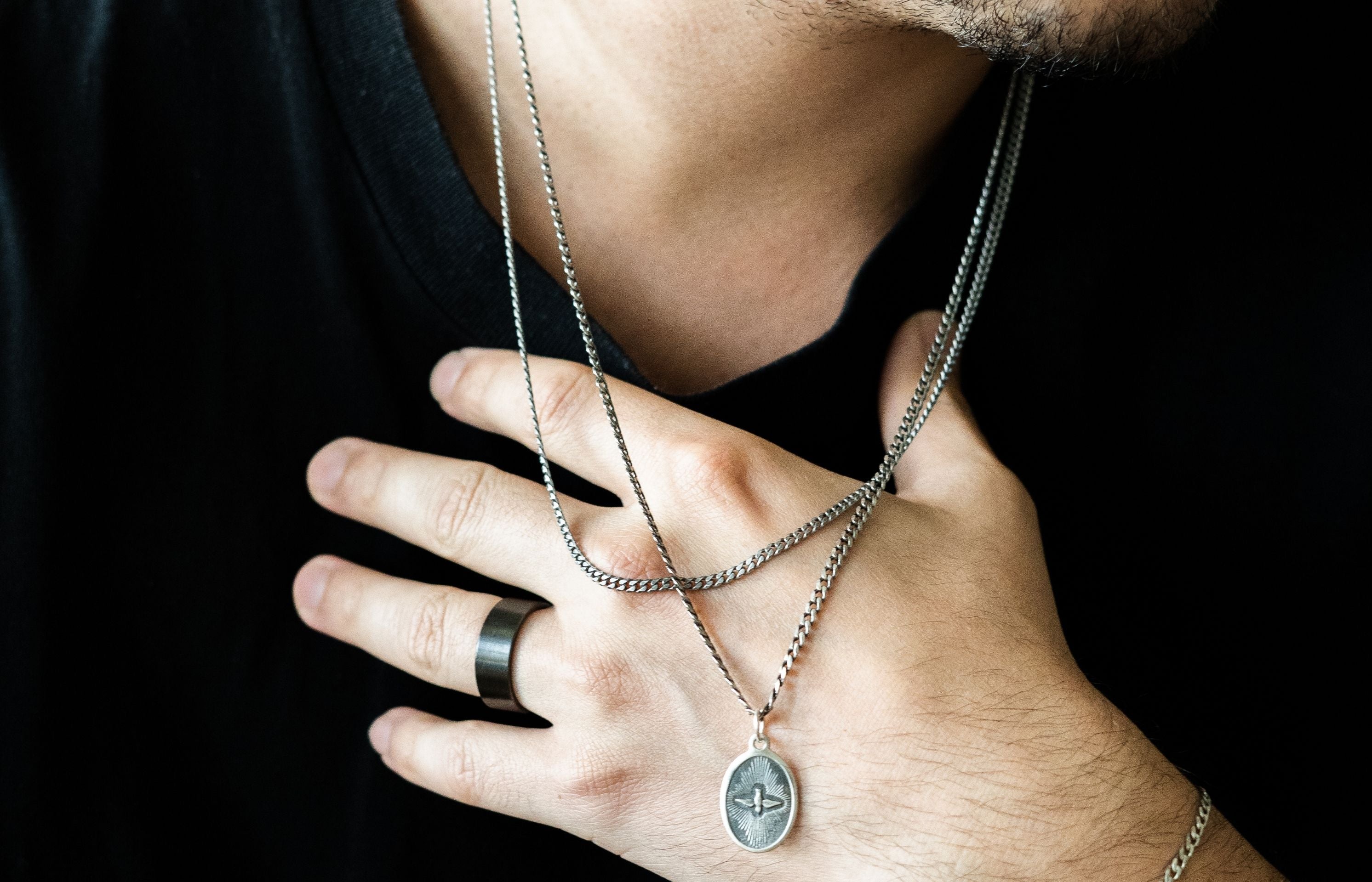 Does Wearing A Silver Chain Necklace Have Health Benefits? - Oliver Cabell