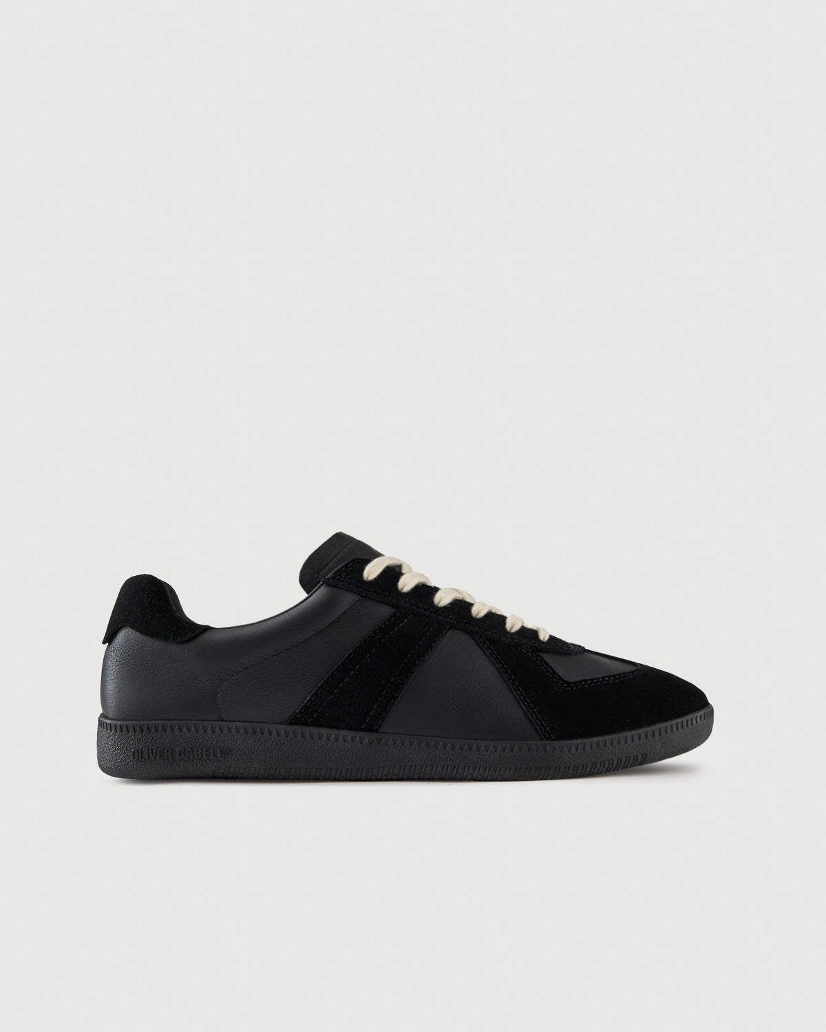 GAT | Black / Black