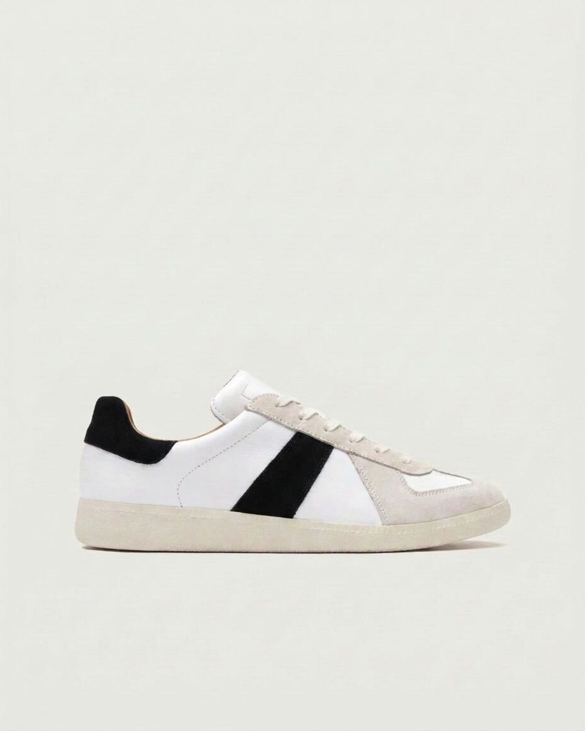 GAT | White / Black / Ivory