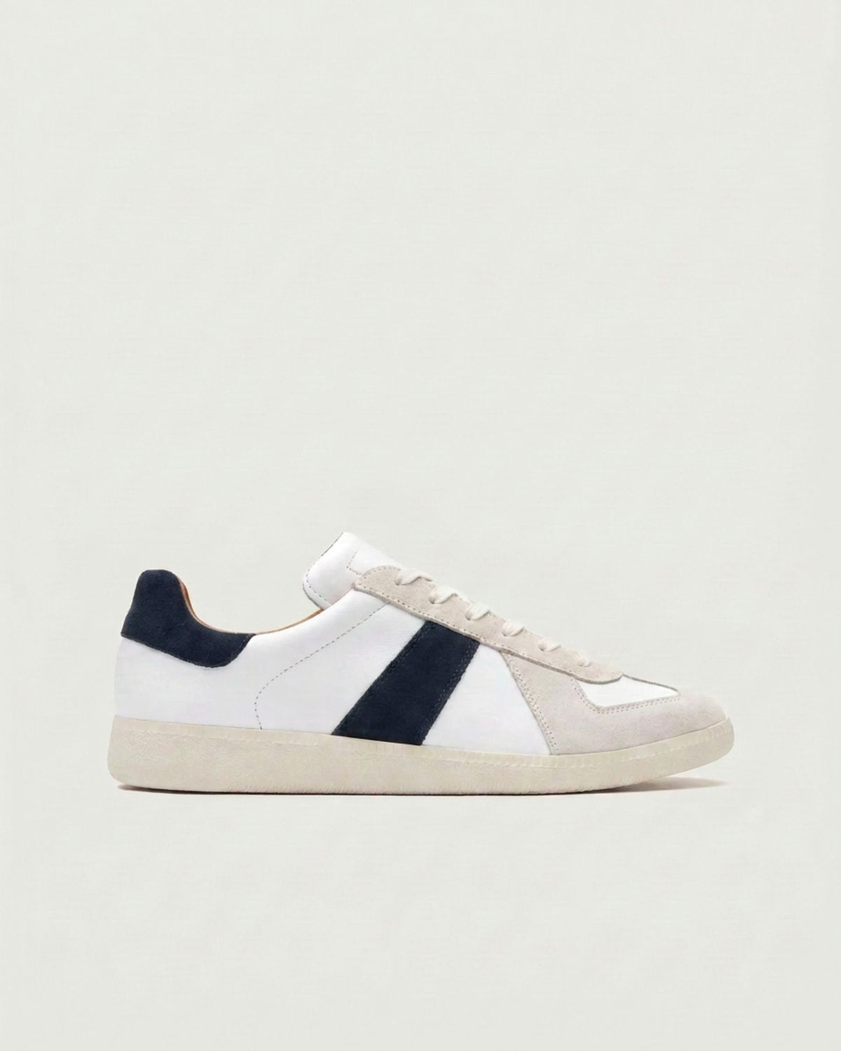GAT | White / Navy / Ivory
