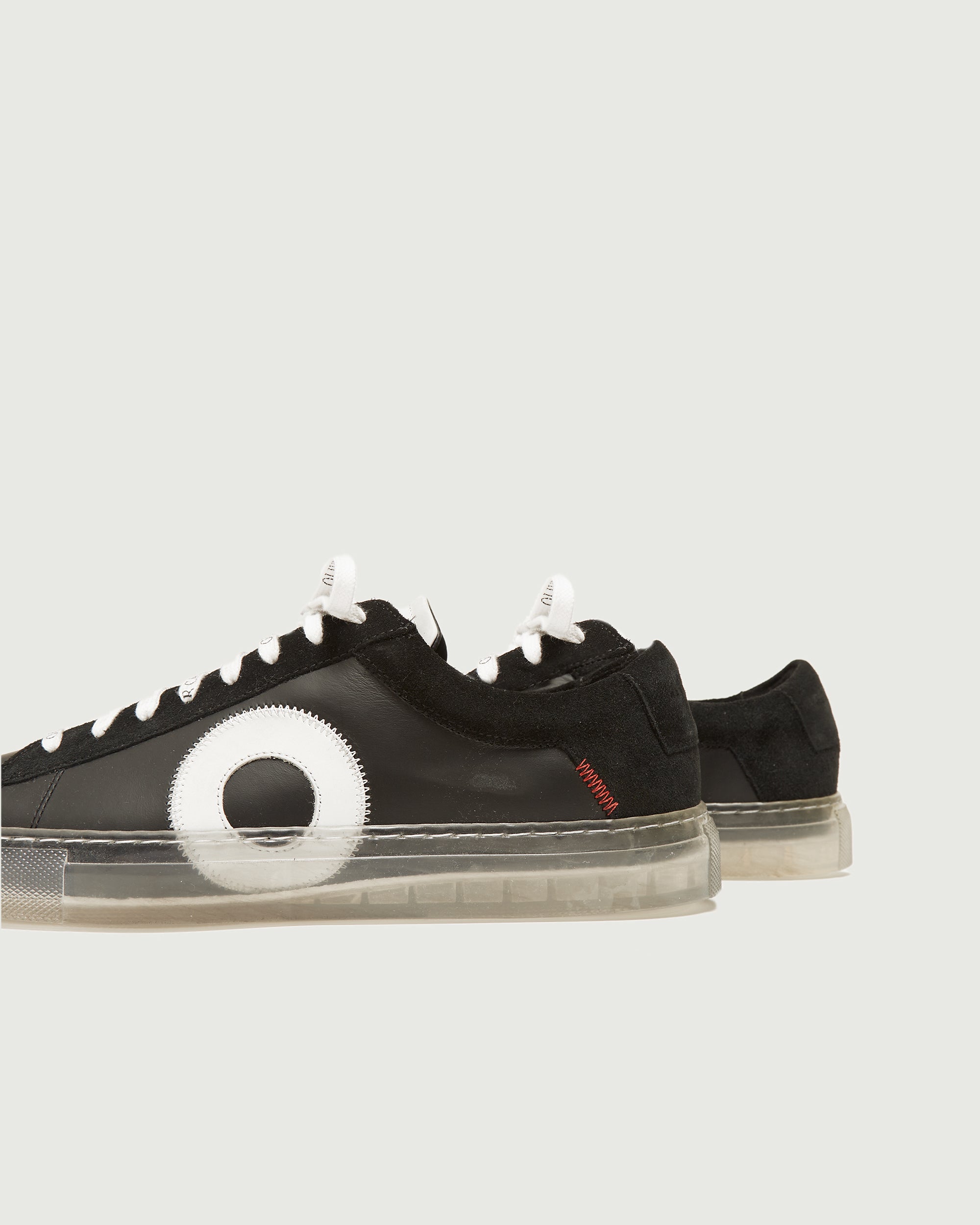 Low 1 | Reverse Yin Yang – Oliver Cabell