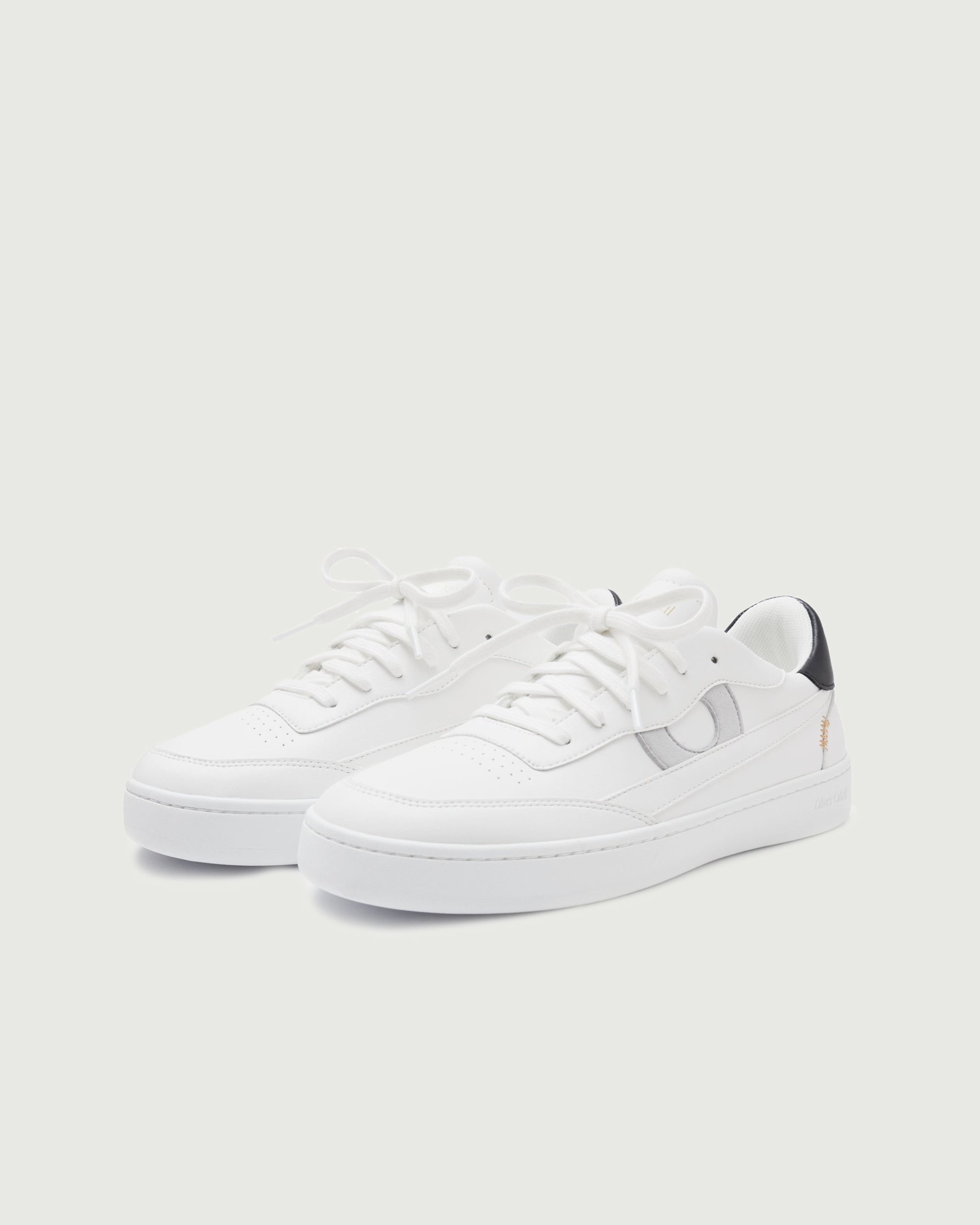 Vegan 581 | White – Oliver Cabell