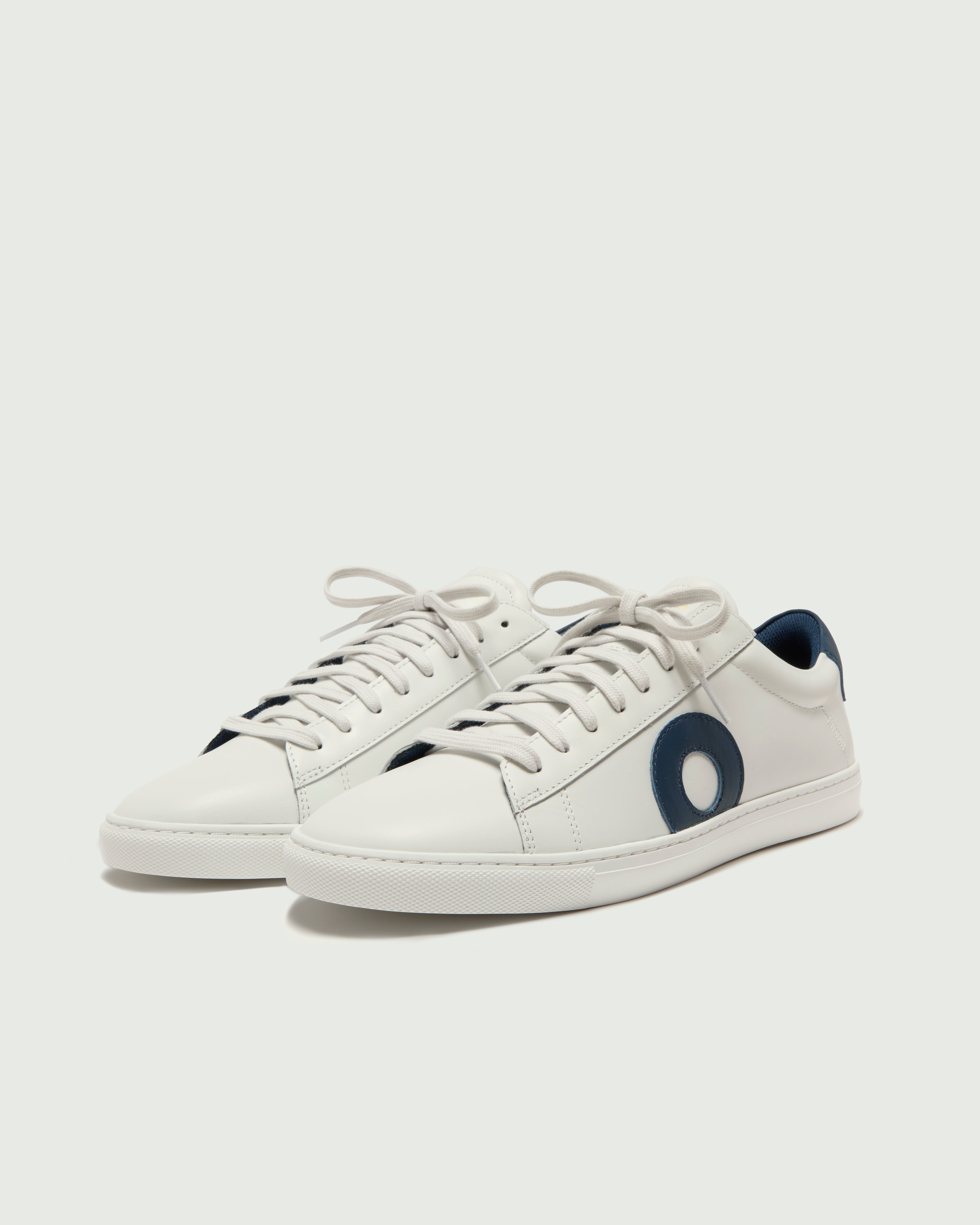 Low 1 | White / Navy – Oliver Cabell